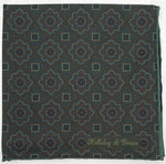 Holliday &amp; Brown
Hand-rolled&nbsp;&nbsp;
Holliday &amp; Brown for Cruciani &amp; Bella
100% Silk
Green, Red Wine and Light Green
Double Faces
Motif&nbsp; Pocket Square
Handmade in Italy

32 cm X 32 cm
#10440
