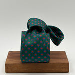 Cruciani &amp; Bella
100% Printed Silk&nbsp;
Tipped
Green, Light Blue and Red Motif Tie
Handmade in Italy
8,5 cm x 148 cm
New Old Stock
#10522