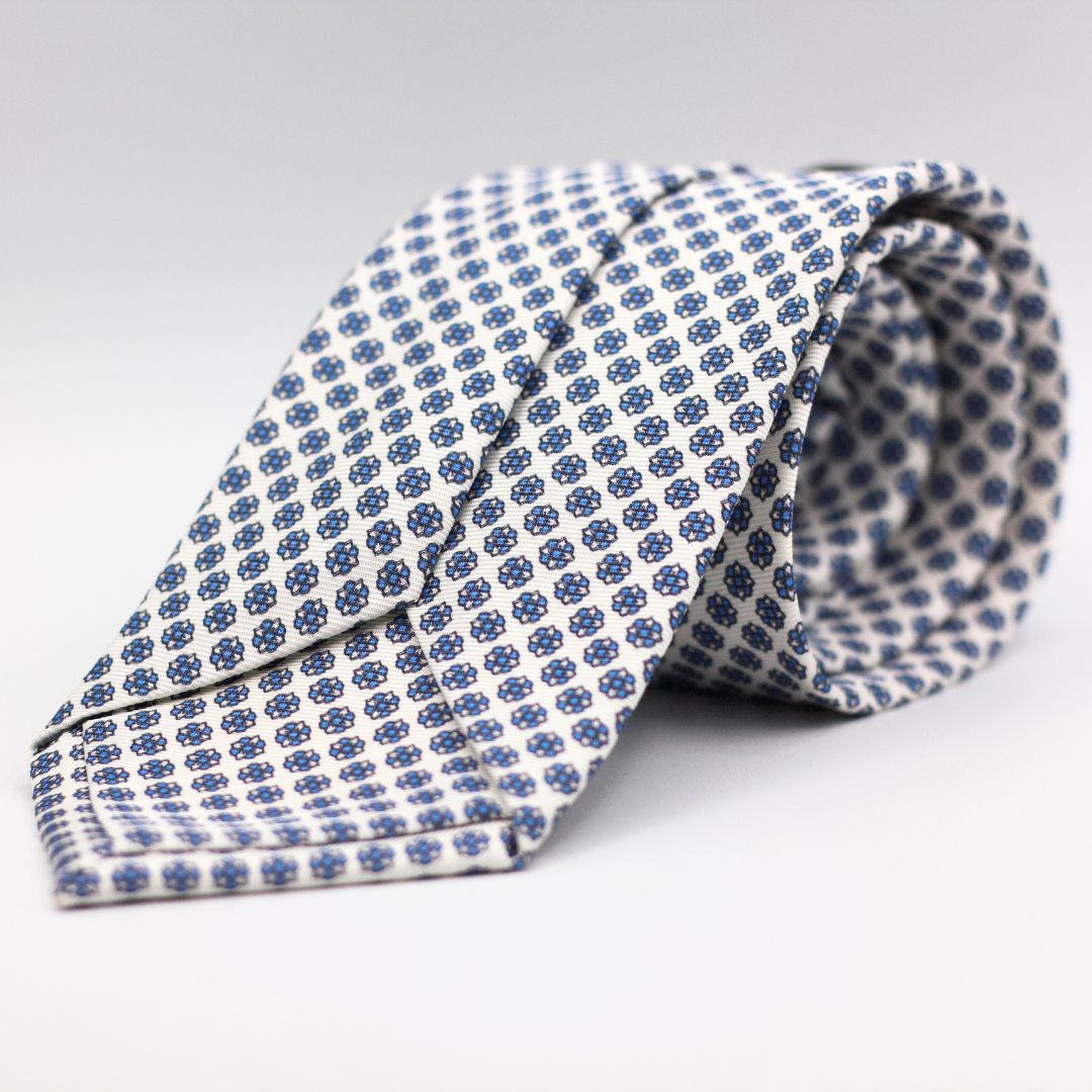 Holliday & Brown for Cruciani & Bella 100% printed Silk Self Tipped White, Blue motif tie Handmade in Italy 8 cm x 150 cm