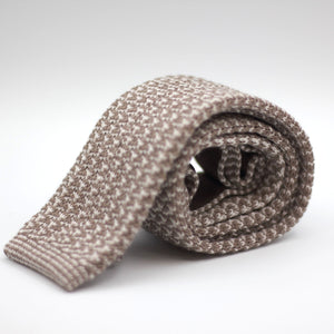 Cruciani & Bella 100% Wool Beige and White knitted tie Handmade in Italy 6 cm x 145 cm
