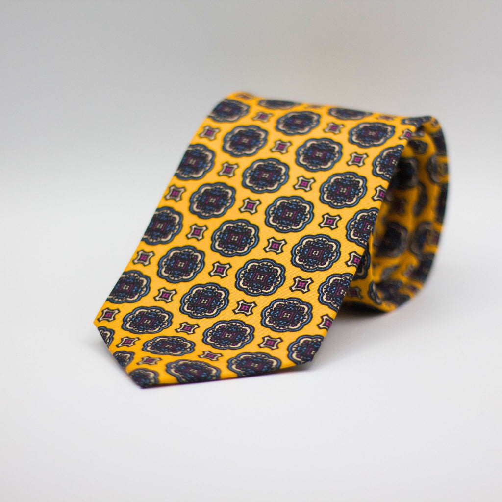 Cruciani &amp; Bella 100% Printed Silk Silk Made in England&nbsp; Self-tipped Yellow, Blue, &nbsp;Pink and Light Yellow Motif Tie 8 cm x 150 cm Handmade in &nbsp;England