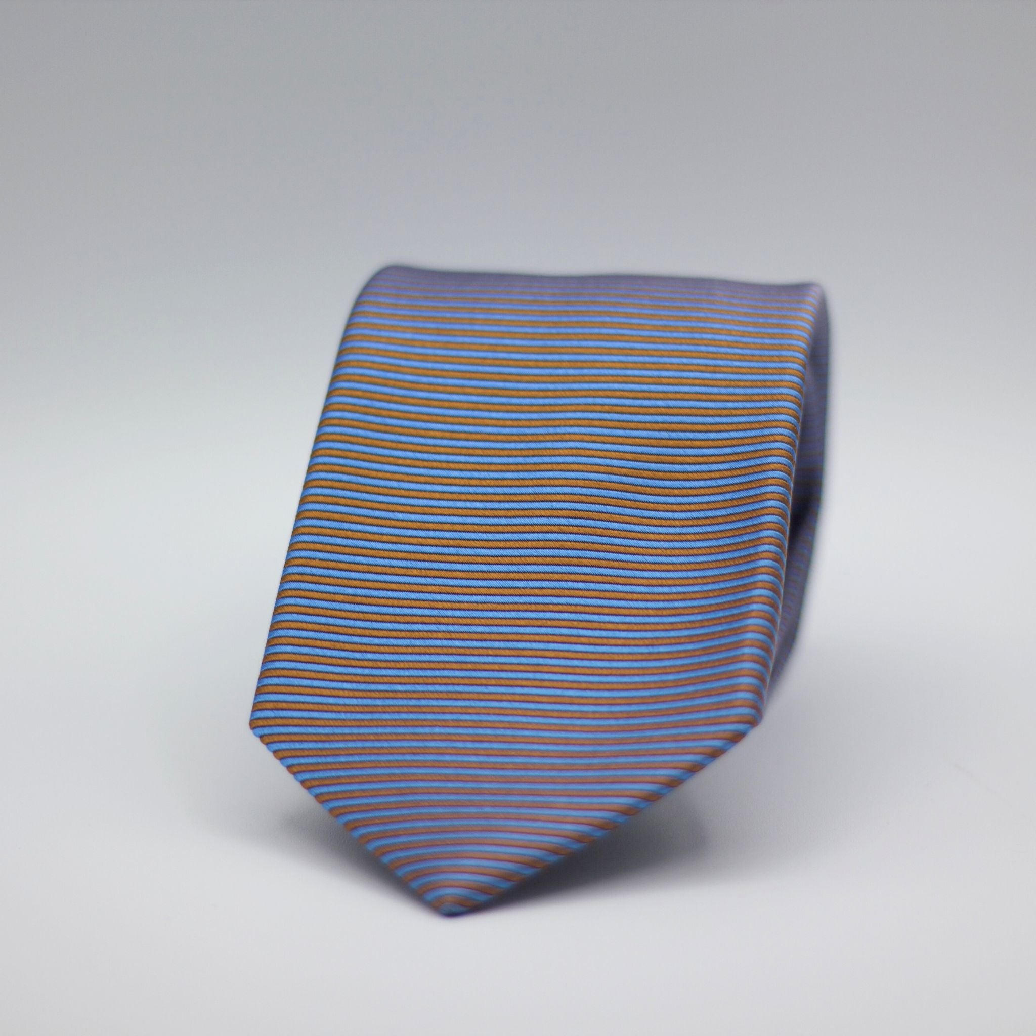 Holliday & Brown for Cruciani & Bella 100% Woven Jacquard Silk Tipped Bronze and light Blue Horizontal stripes tie Handmade in Italy 8 cm x 150 cm