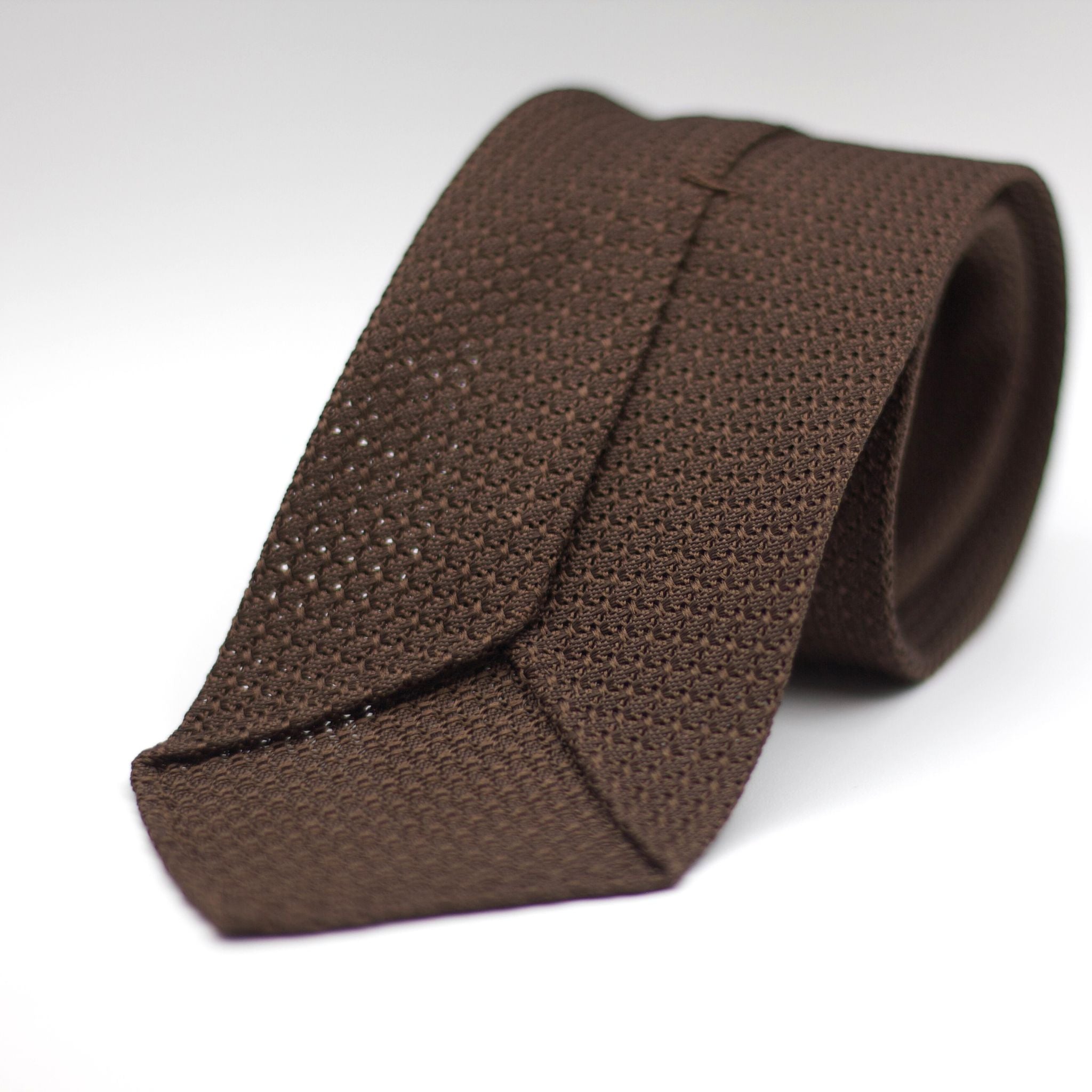 Cruciani & Bella 100% Silk Grenadine Garza Grossa Woven in Italy Unlined Hand rolled blades Brown plain tie Handmade in Italy 8 cm x 150 cm