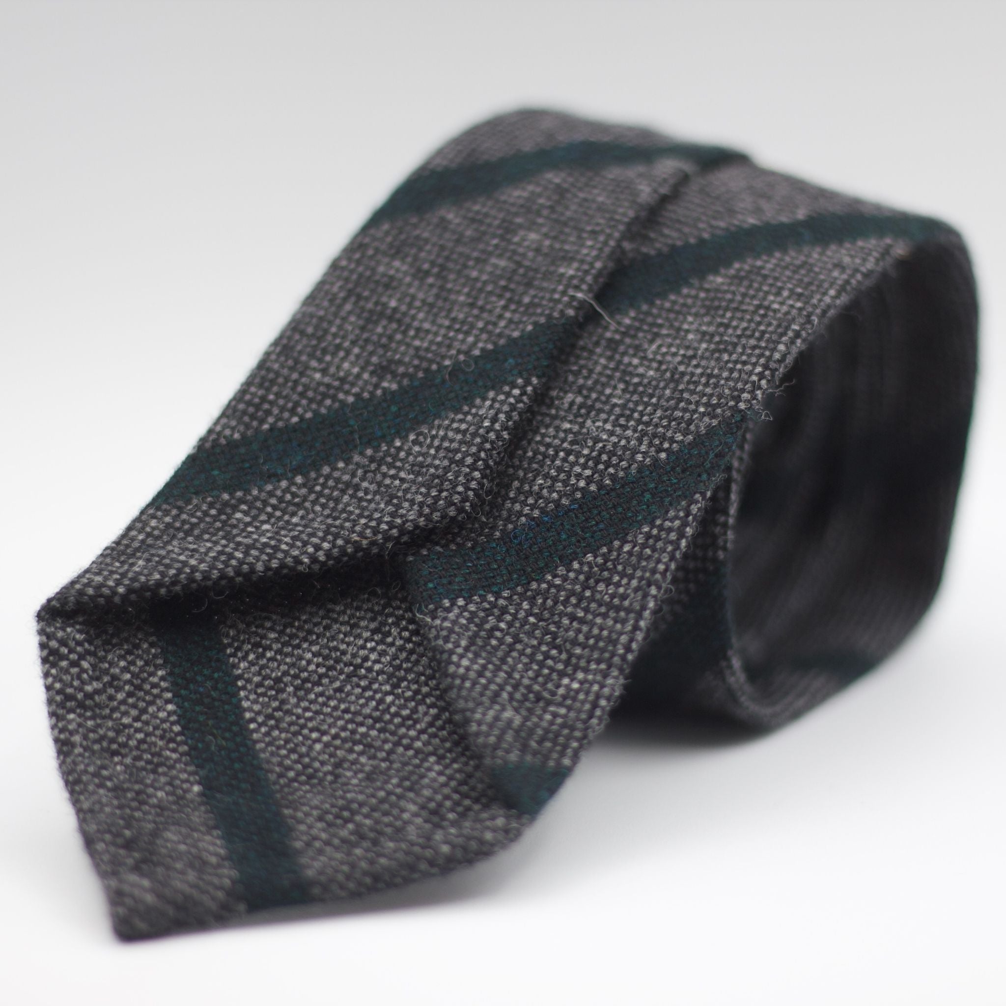 Cruciani & Bella 100% Shetland Tweed  Unlined Hand rolled blades Grey and Green stripes Handmade in Italy 8 cm x 150 cm