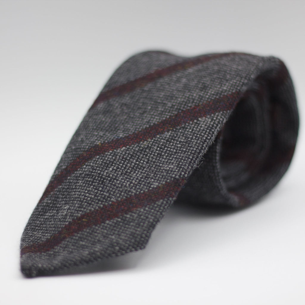 Cruciani & Bella 100% Shetland Tweed  Unlined Hand rolled blades Grey and Burgundy stripes Handmade in Italy 8 cm x 150 cm