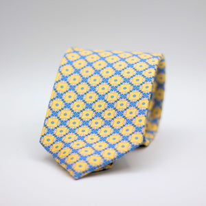 Holliday & Brown for Cruciani & Bella 100% printed Silk Self Tipped Yellow, White, Beige and Light Blue motif tie Handmade in Italy 8 cm x 150 cm