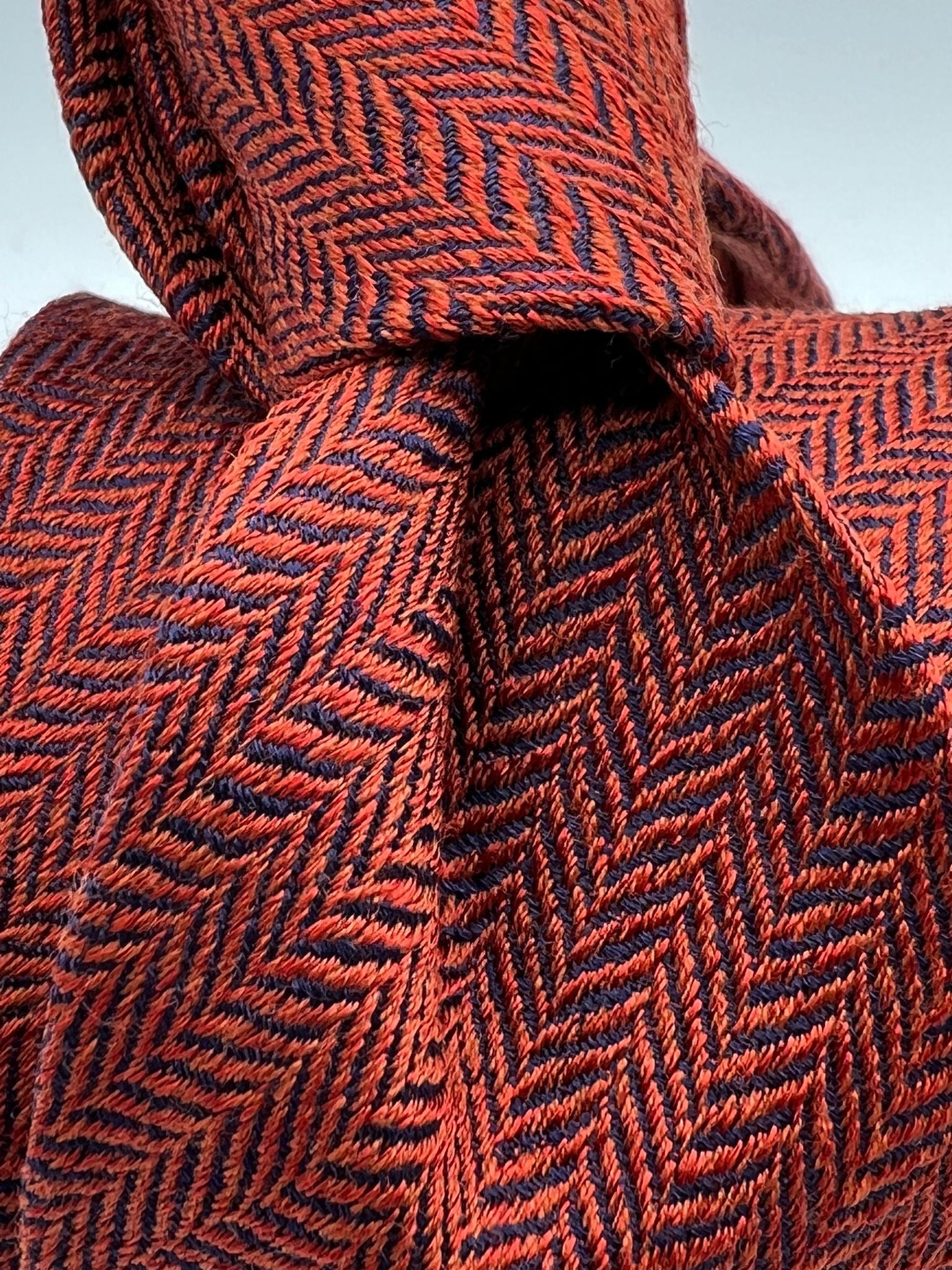 Drake's for Cruciani e Bella 60% Silk 40% Wool Tipped Rust Herringbone Motif Tie Handmade in London, England 8 cm x 150 cm #6824