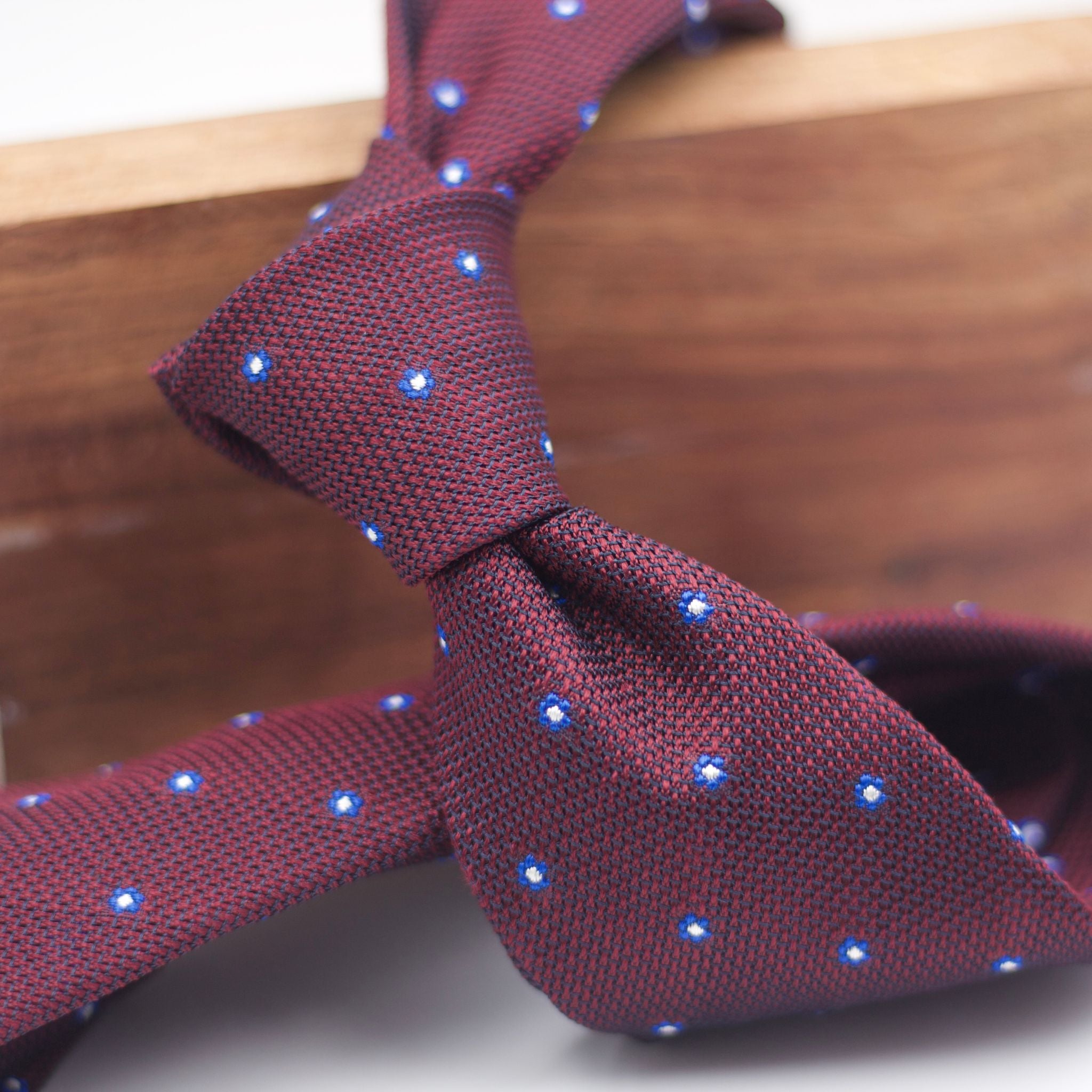 Cruciani & Bella 100% Silk Garza Fina Woven in Italy Unlined Hand rolled blades Burgundy, Blue and White Motif Handmade in Italy 8 cm x 150 cm
