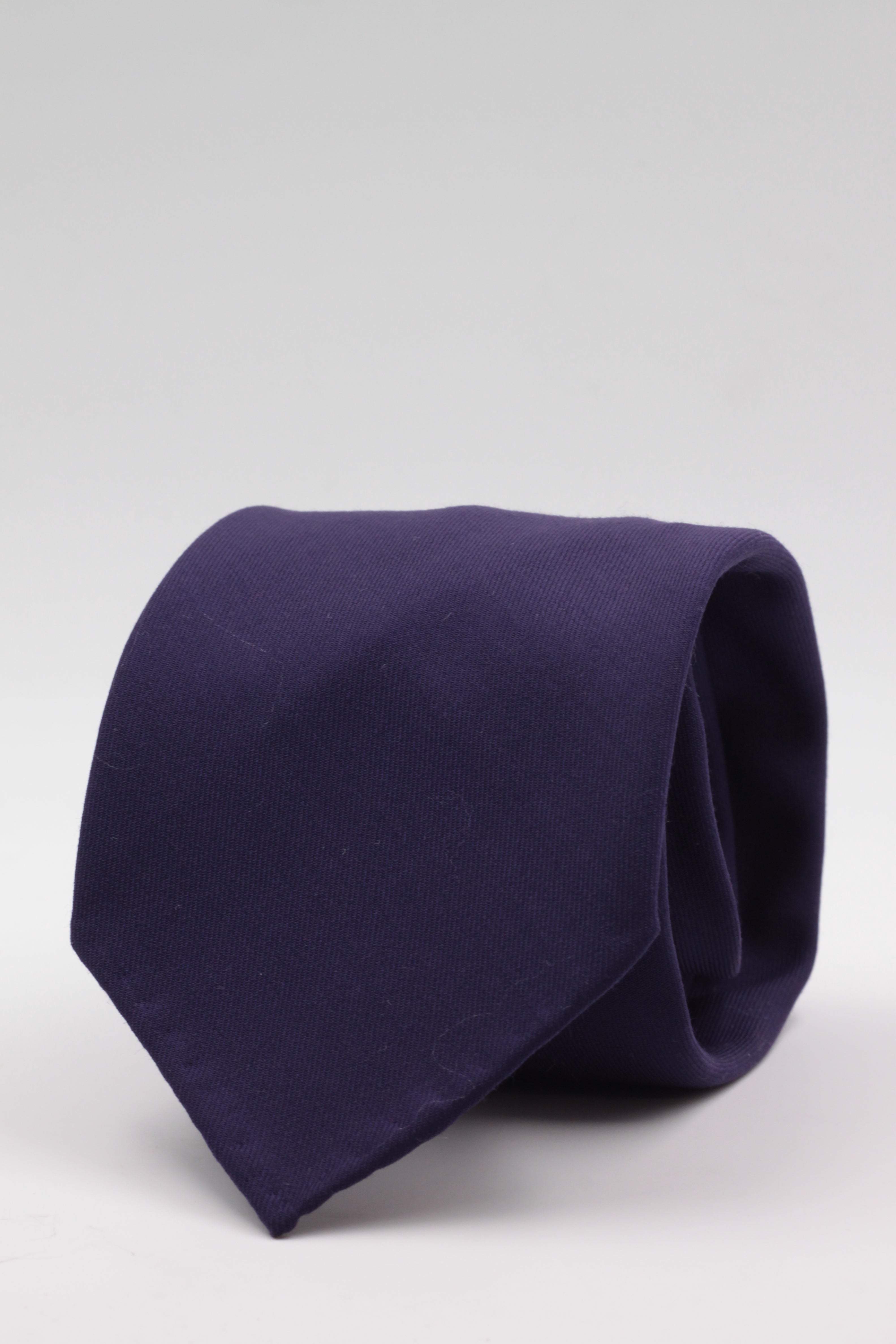 100% Super 140's Worsted Wool Gabardine 9 oz Unlined Hand rolled blades Purple plain  tie Handmade in Rome, Italy 8 cm x 150 cm