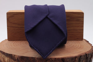 100% Super 140's Worsted Wool Gabardine 9 oz Unlined Hand rolled blades Purple plain  tie Handmade in Rome, Italy 8 cm x 150 cm