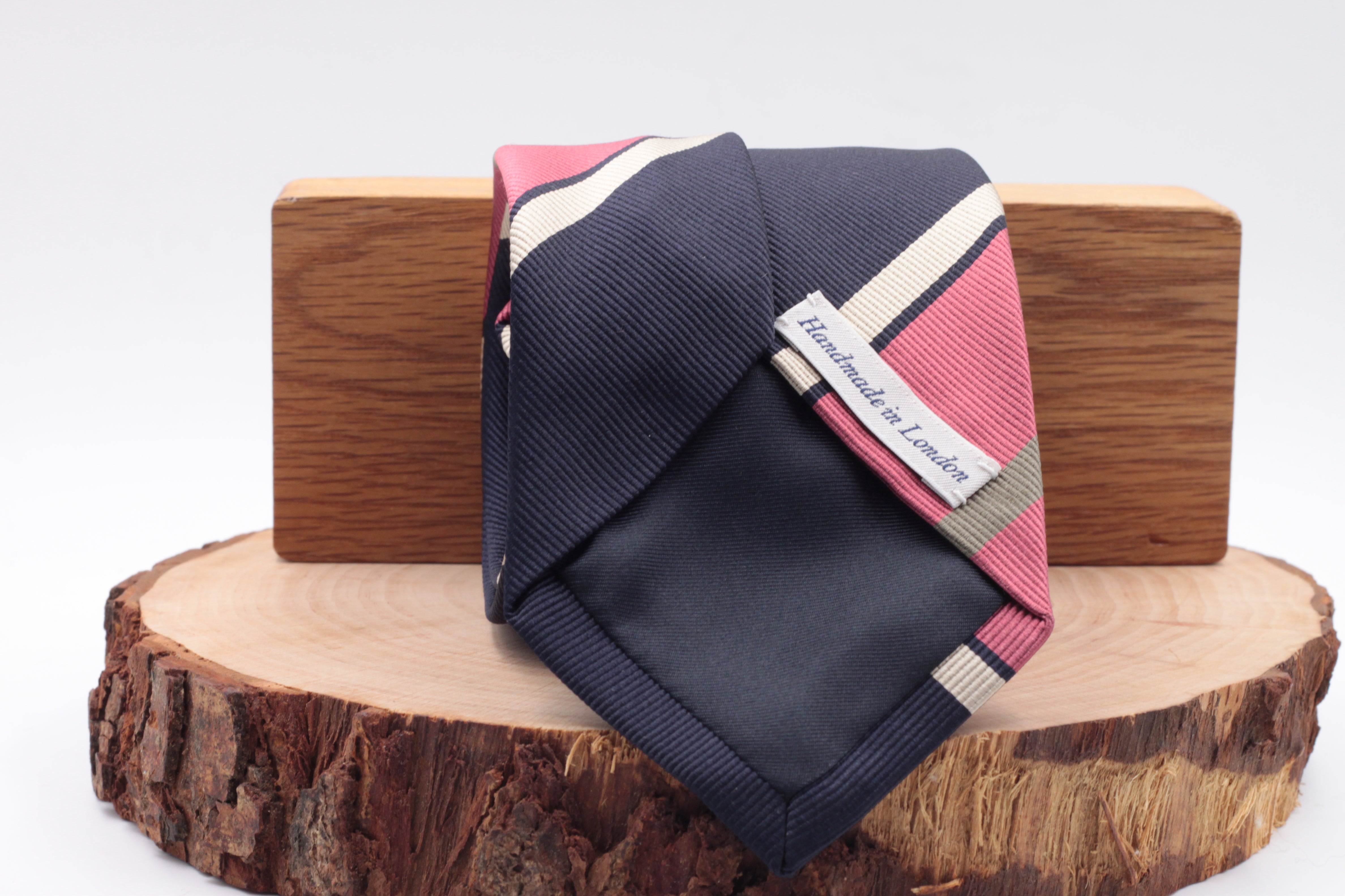 Drake's for Cruciani e Bella 100% Jacquard Silk Navy blue and pink, white and military green stripe tie 36 oz Handmade in London, England 8 cm x 150 cm N.B :