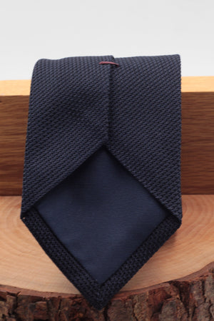 100% Silk Grenadine garza fina  Unlined Hand rolled blades Burgundy plain tie Handmade in Rome, Italy 8 cm x 150 cm