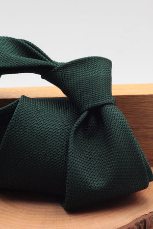 100% Silk Grenadine garza fina  Tipped Hand rolled blades Forrest green plain tie Handmade in Rome, Italy 8 cm x 150 cm