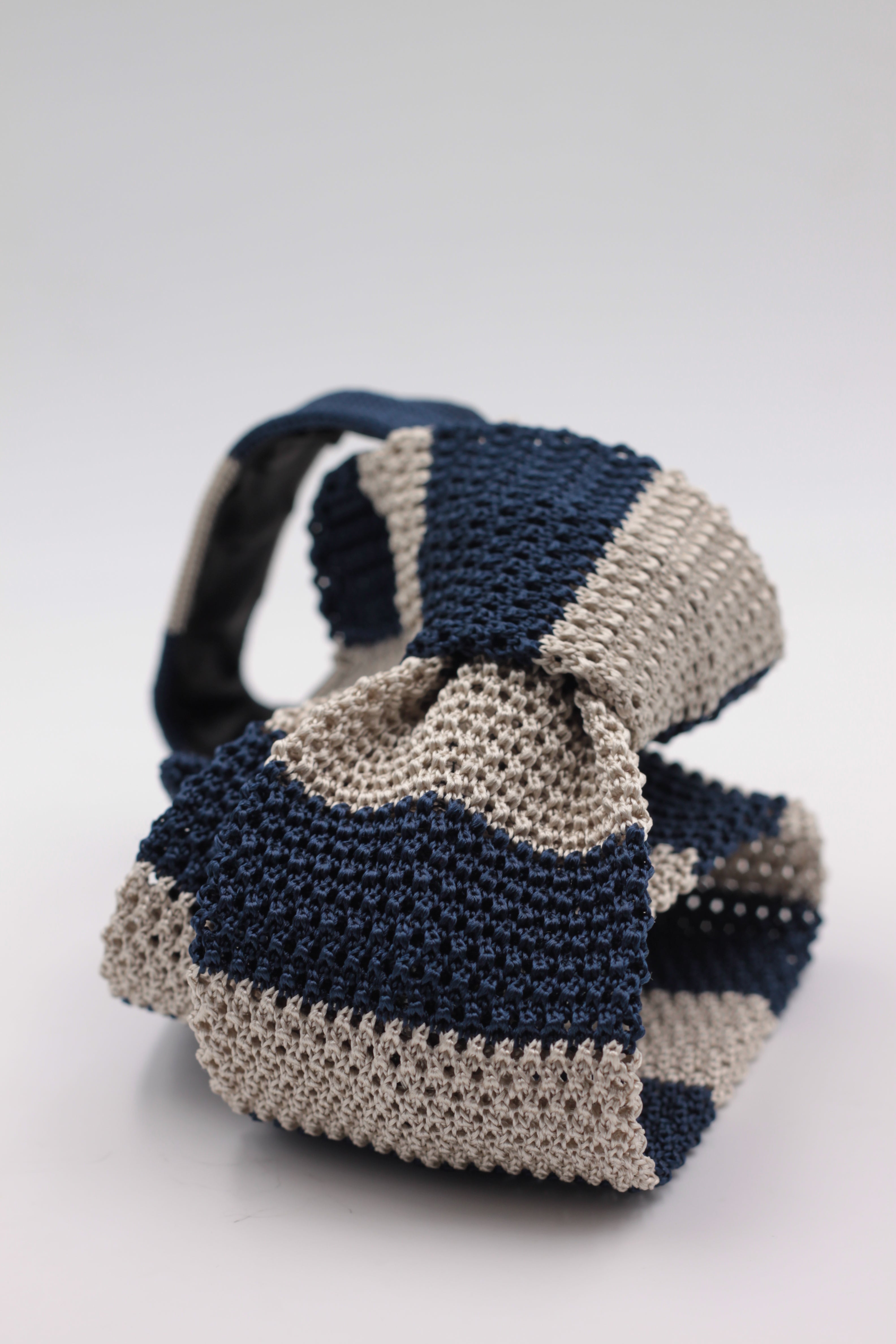 Cruciani & Bella 100% Knitted Silk Blue and Ivory stripe tie Handmade in Italy 6 cm x 147 cm