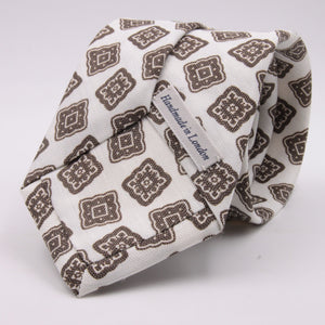 Drake's for Cruciani e Bella Printed 60% Silk 40% Linen Self-Tipped White and Brown Medallion Tie Handmade in London, England 8 cm x 149 cm #5425