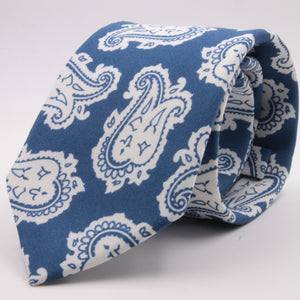 Drake's for Cruciani e Bella Printed 60% Silk 40% Cotton Self-Tipped Blue and White Paysley Motif Tie Handmade in London, England 8 cm x 149 cm #5420