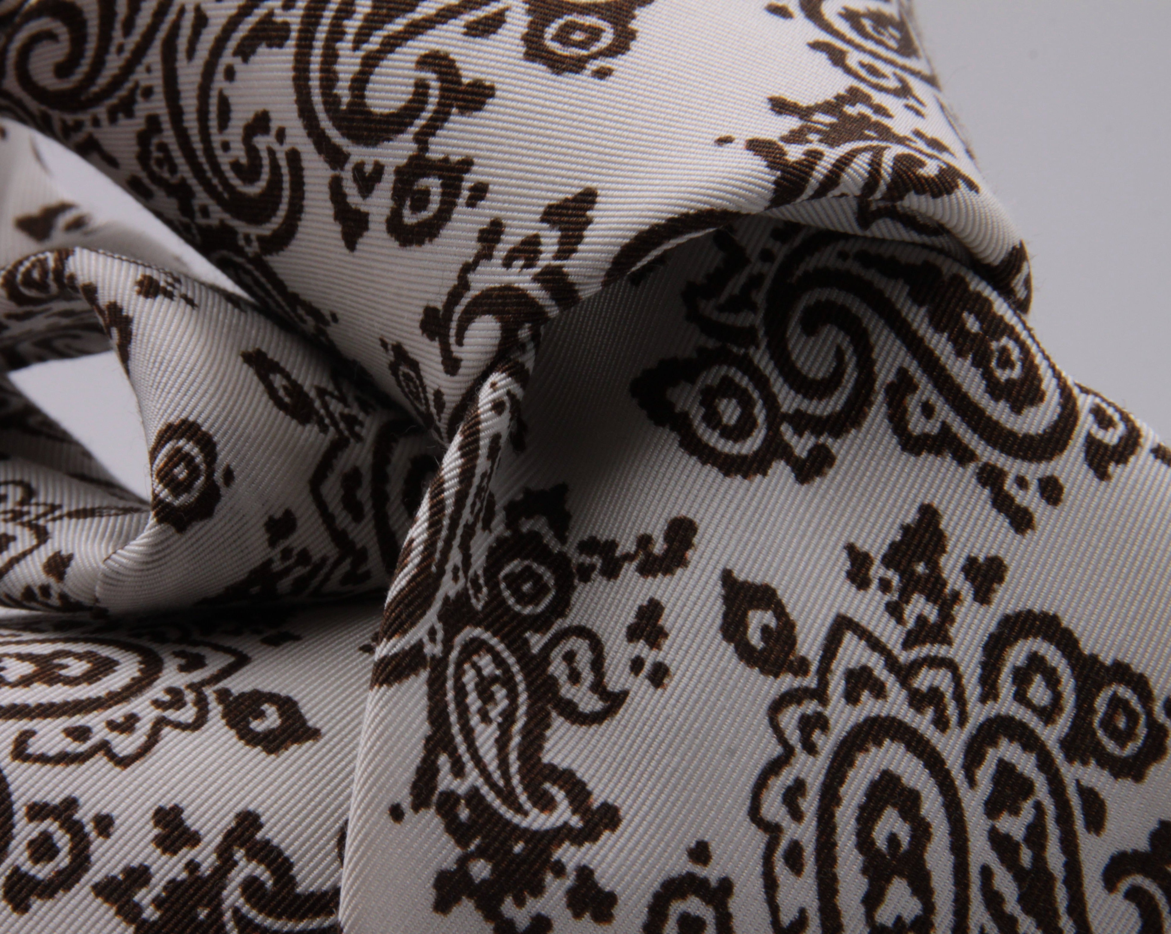 Drake's for Cruciani e Bella Printed 60% Silk 40% Cotton Self-Tipped Brown and White Paysley Motif Tie Handmade in London, England 8 cm x 149 cm #5411