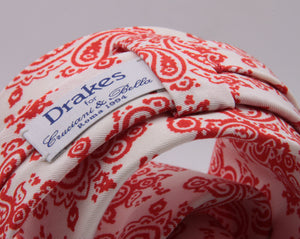 Drake's for Cruciani e Bella Printed 60% Silk 40% Cotton Self-Tipped Red and White Paysley Motif Tie Handmade in London, England 8 cm x 149 cm #5414