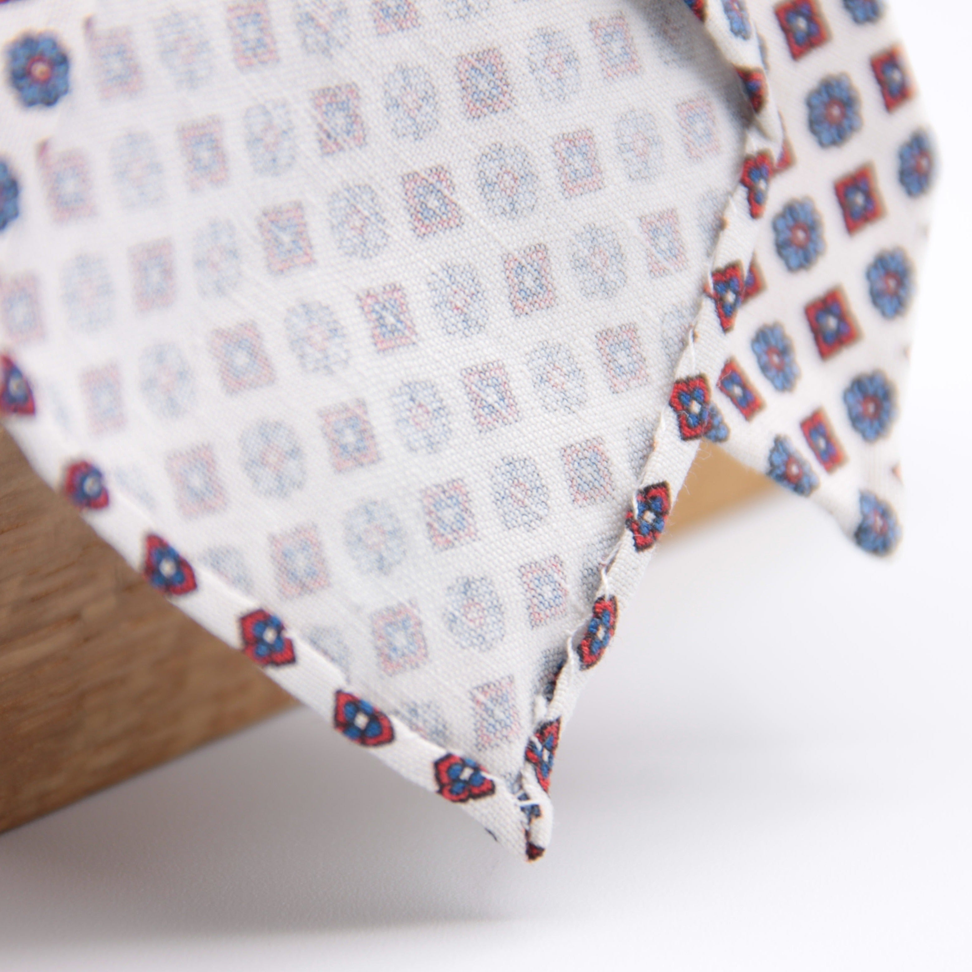 Cruciani & Bella 60% Linen, 40% Silk  Italian fabric Unlined tie White, Red and Blue Handmade in Italy 8 cm x 150 cm #6730