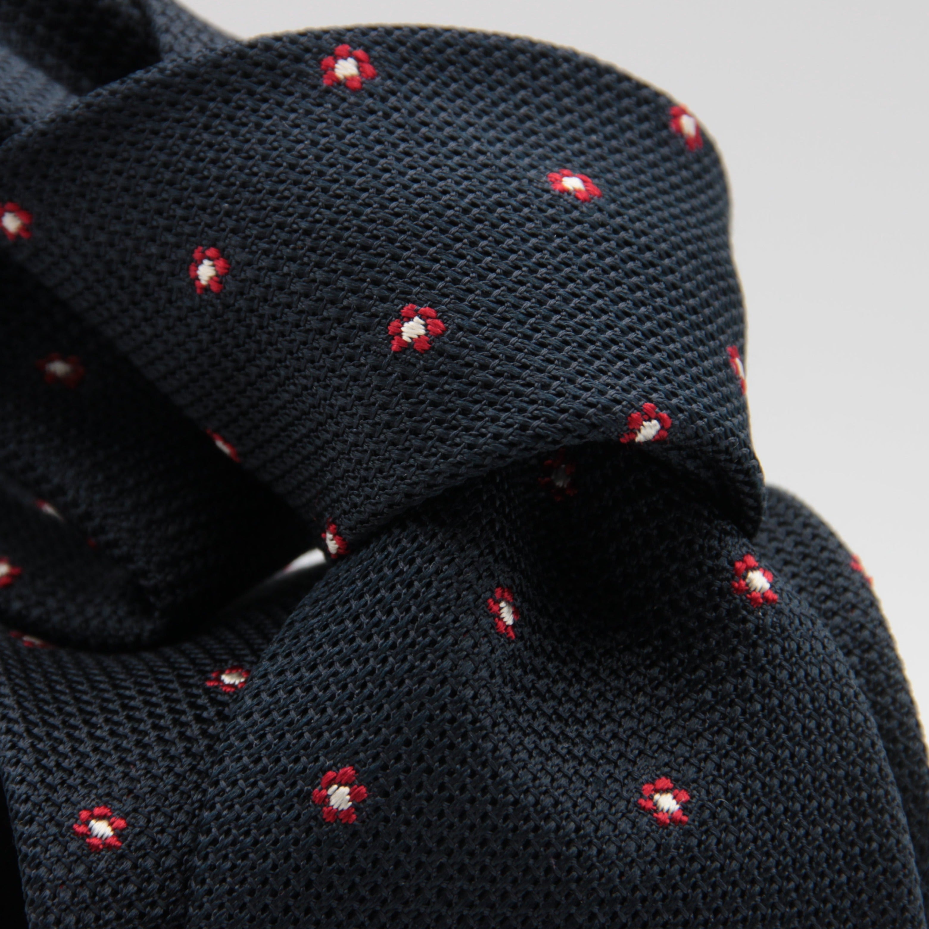 Cruciani & Bella 100% Silk Garza Sottile Woven in Italy Unlined Hand rolled blades Blue, Red and White Handmade in Italy 8 cm x 150 cm #6182