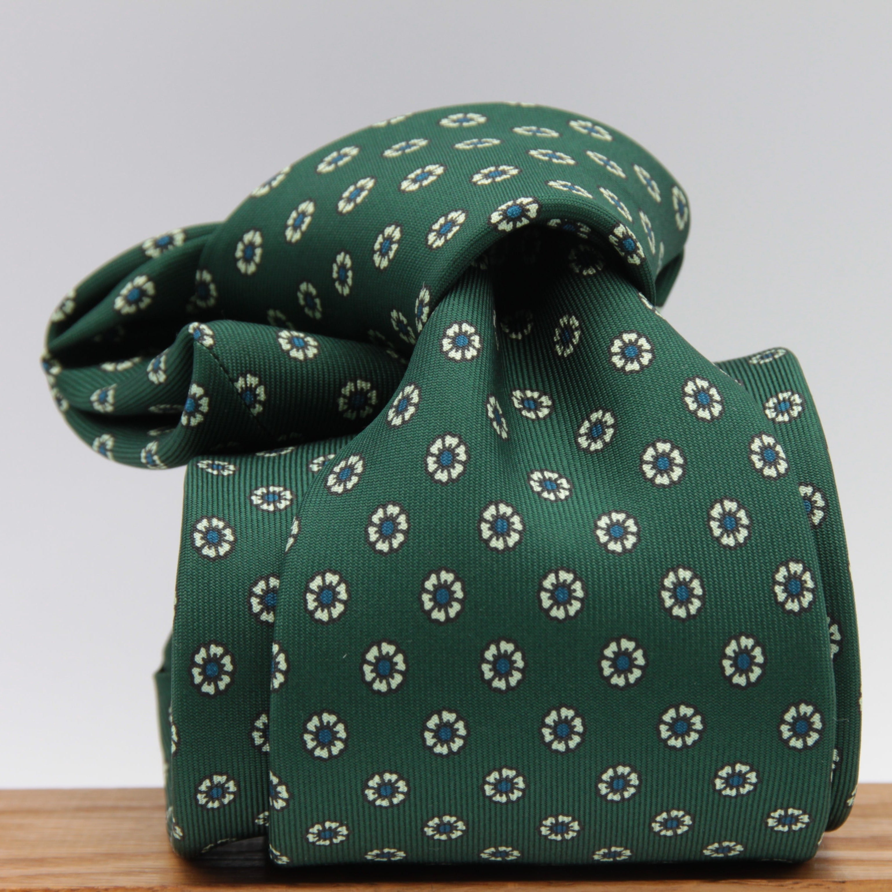 Drake's for Cruciani & Bella 36 oz Self-Tipped 100% Printed Silk Green, White and Blue Motif Tie Handmade in London. England 9 cm x 150 cm #3851