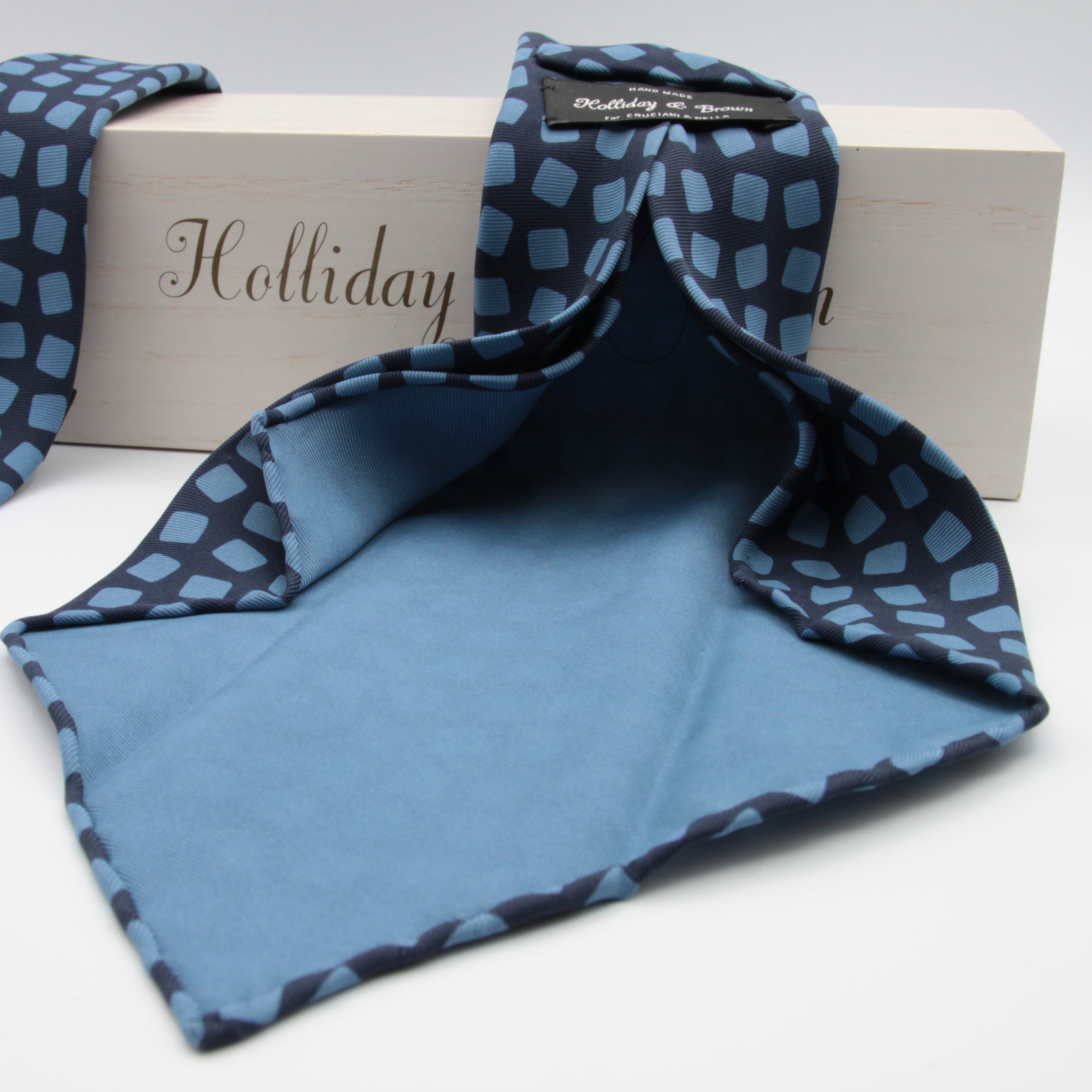 Holliday & Brown for Cruciani & Bella 100% printed Silk Unlined Seven Fold Blue and Light Blue motif tie Handmade in Italy 8 cm x 150 cm #6954