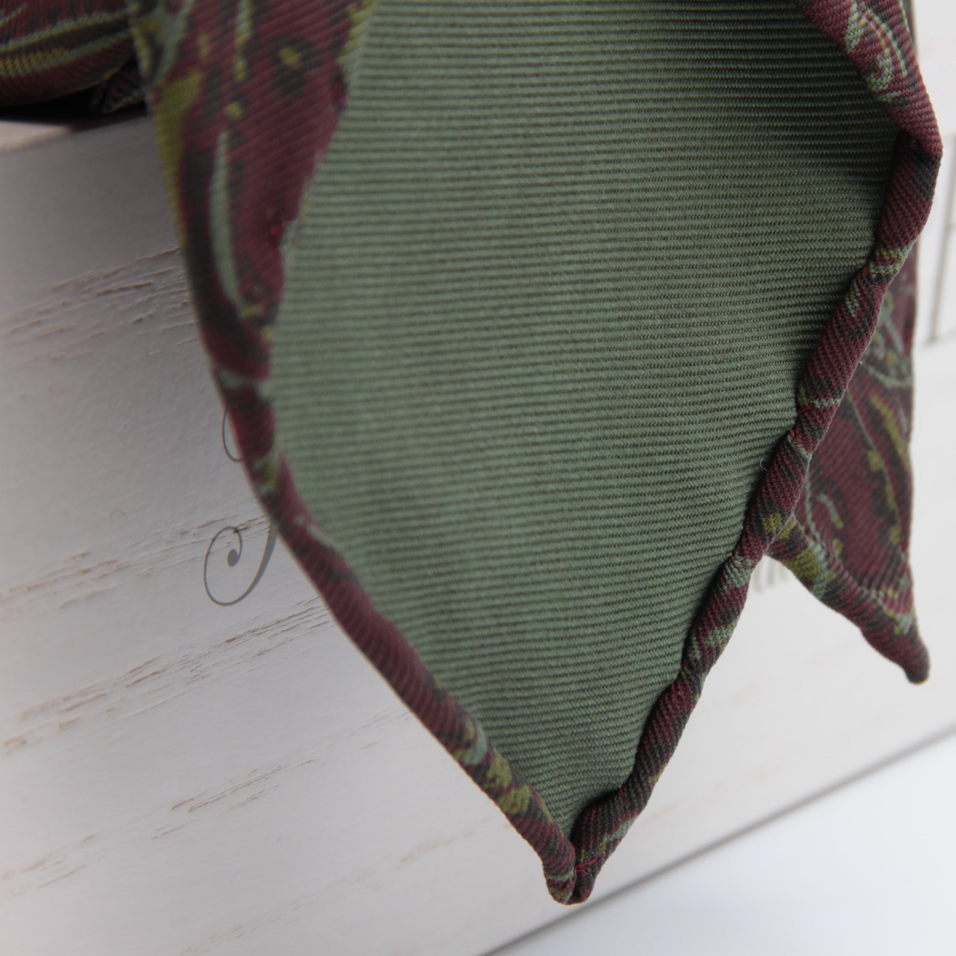 Holliday & Brown for Cruciani & Bella 100% printed Silk Unlined Seven Fold Wine and Green Paisley motif tie Handmade in Italy 8 cm x 150 cm #6951