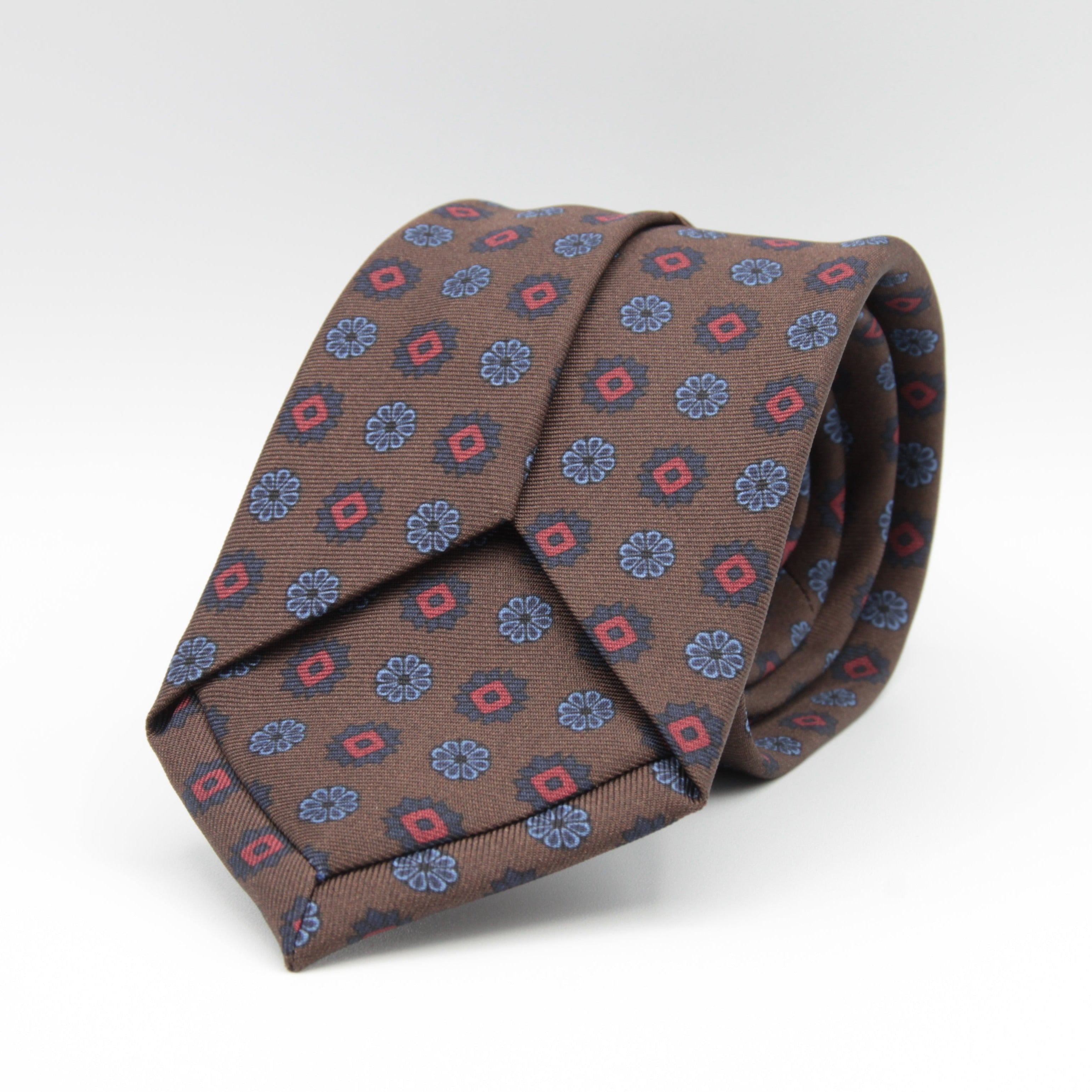 Holliday & Brown for Cruciani & Bella 100% printed Silk Self tipped Brown, Blue and Red motif tie Handmade in Italy 8 cm x 150 cm #6992
