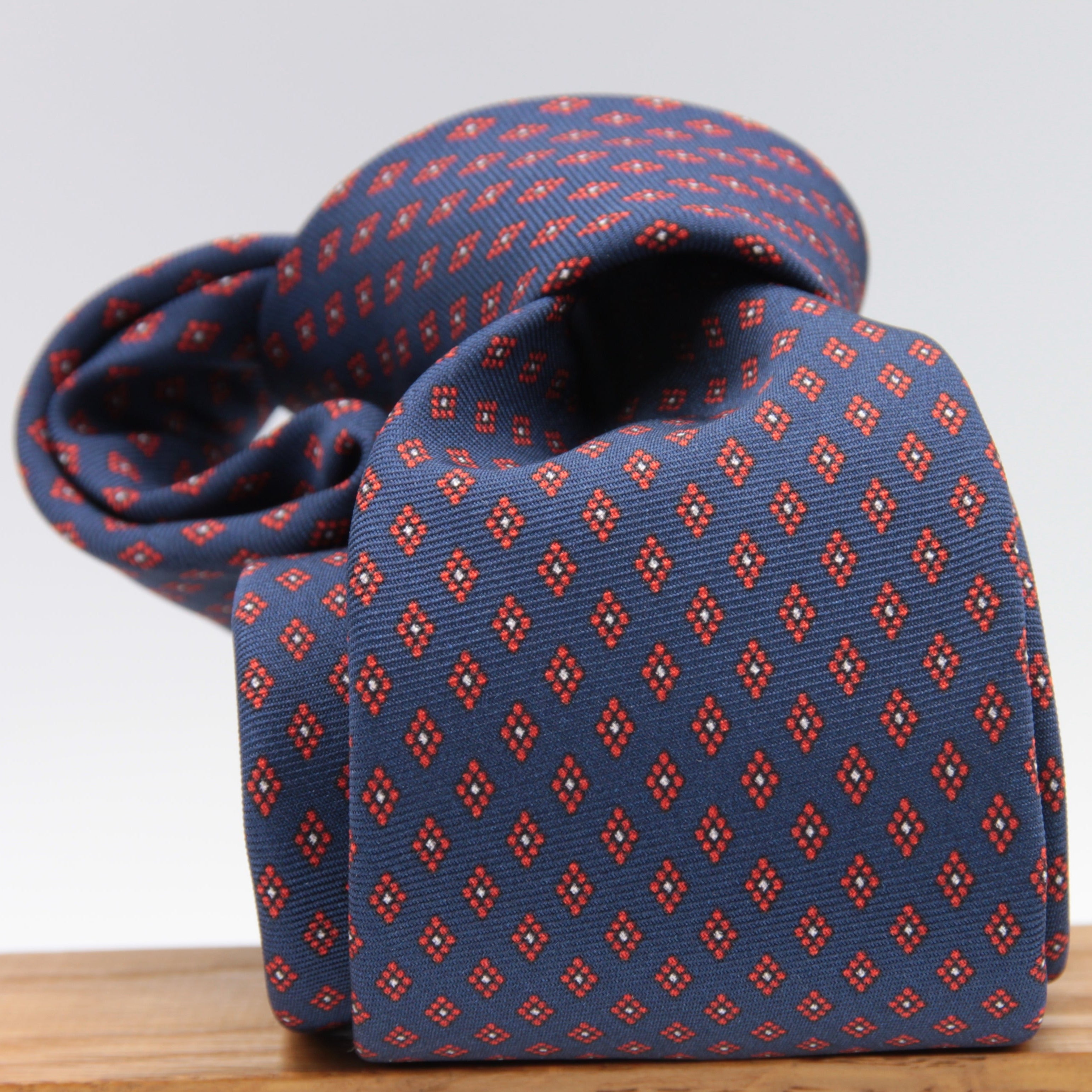 Holliday & Brown for Cruciani & Bella 100% printed Silk Self tipped Blue, Red and White motif tie Handmade in Italy 8 cm x 150 cm #6965