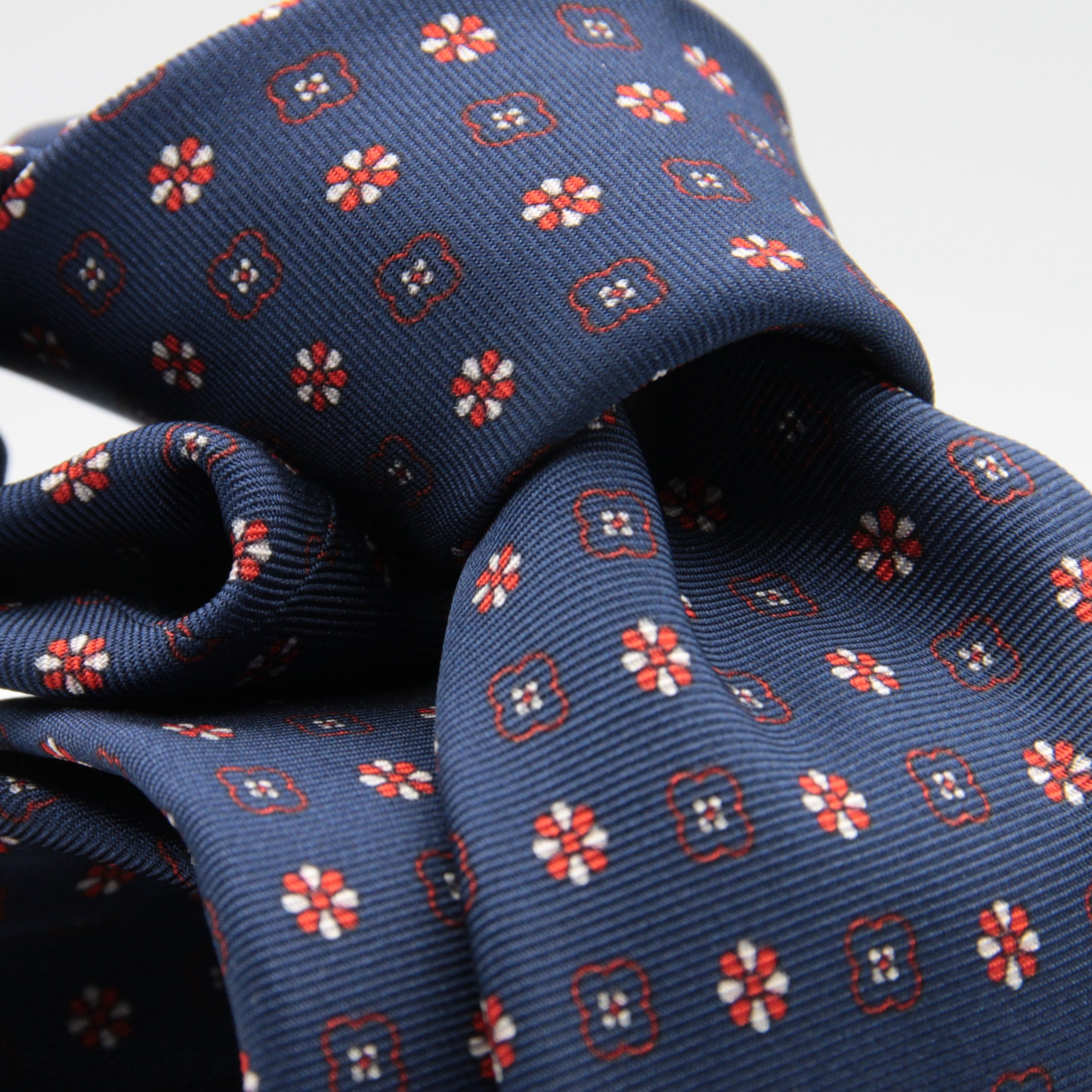 Holliday & Brown for Cruciani & Bella 100% printed Silk Self tipped Blue, Red and White motif tie Handmade in Italy 8 cm x 150 cm #6979