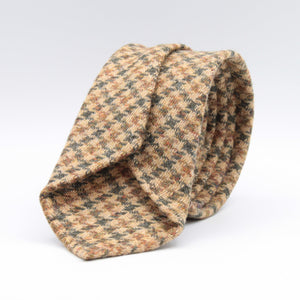 Cruciani & Bella 100% Shetland Tweed  Unlined Hand rolled blades Ecru, Green and Brown Motif Tie Handmade in Italy Fabric Made in England 8 cm x 150 cm Suggested knot: 4 in hand #7494