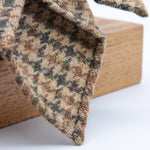 Cruciani & Bella 100% Shetland Tweed  Unlined Hand rolled blades Ecru, Green and Brown Motif Tie Handmade in Italy Fabric Made in England 8 cm x 150 cm Suggested knot: 4 in hand #7494