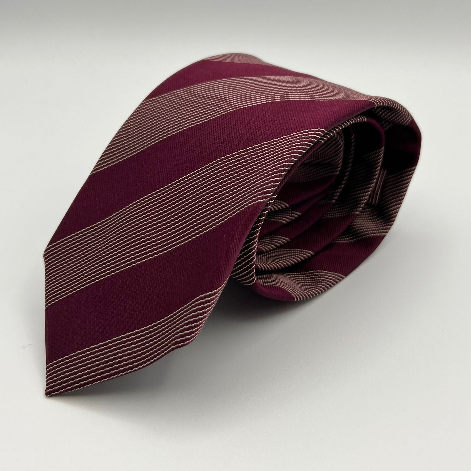 Drake's  100% Silk Tipped Wine, White  Stries Tie Handmade in England 8 cm x 148 cm #5332