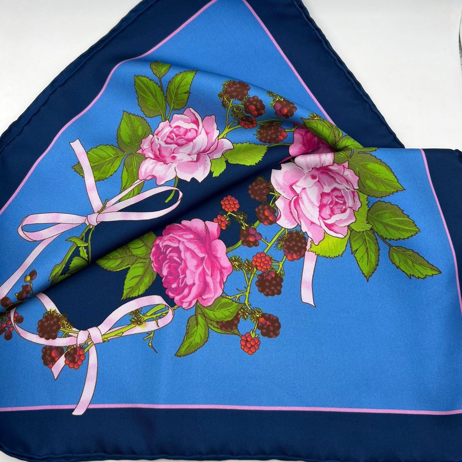Cruciani & Bella Hand-rolled   100% Silk Floral and Fruity Design Blue and Olimpic Blue Made in Italy 90 cm X 90 cm #7198