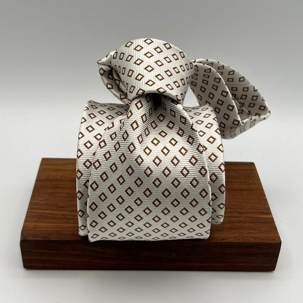 Drake's for Cruciani & Bella 100% Silk Tipped White Tie Light Brown Motif Handmade in England 9,5 cm x 146 cm #6517