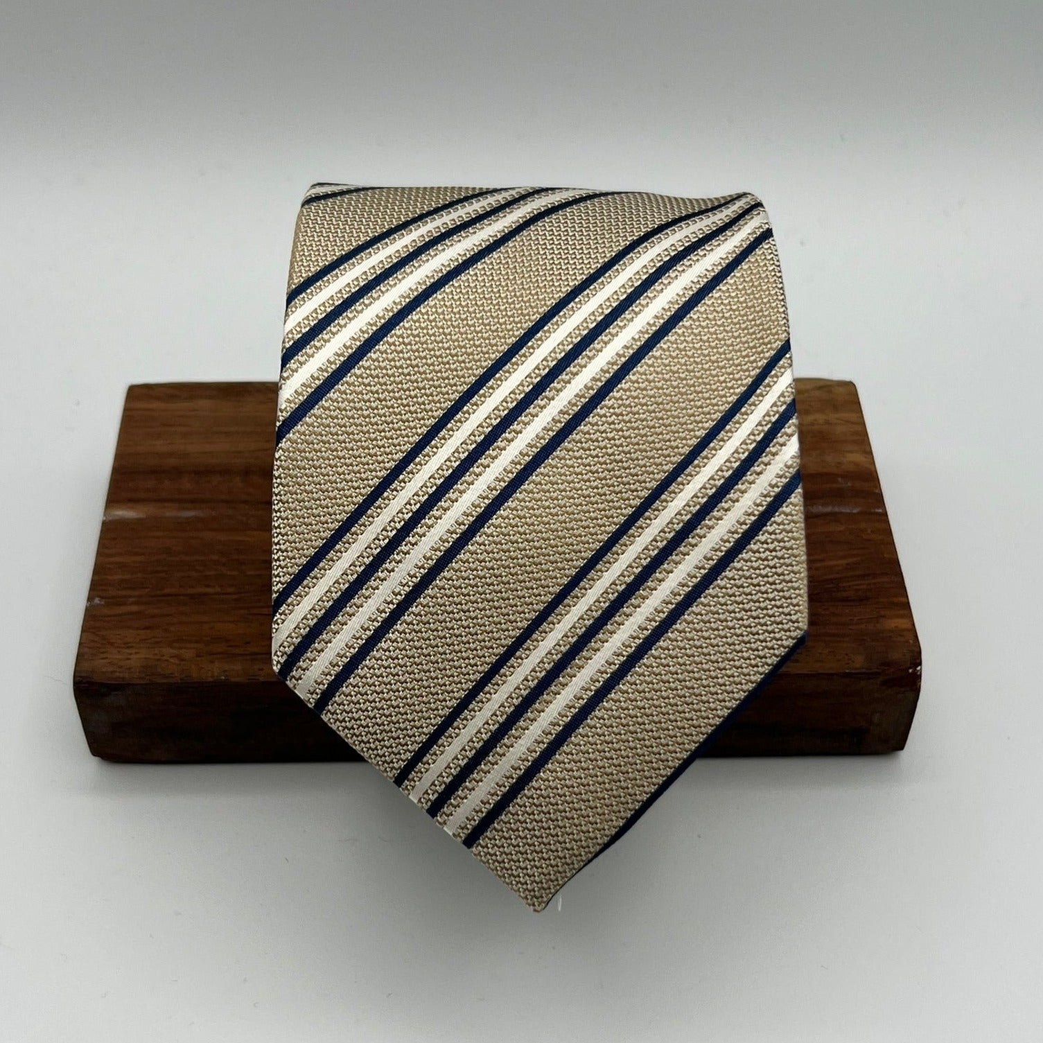 Drake's for Cruciani & Bella 100% Silk Garza Piccola Tipped  Ecru, Blue and White Stripes  Tie Handmade in England 9,5 cm x 146 cm #6544