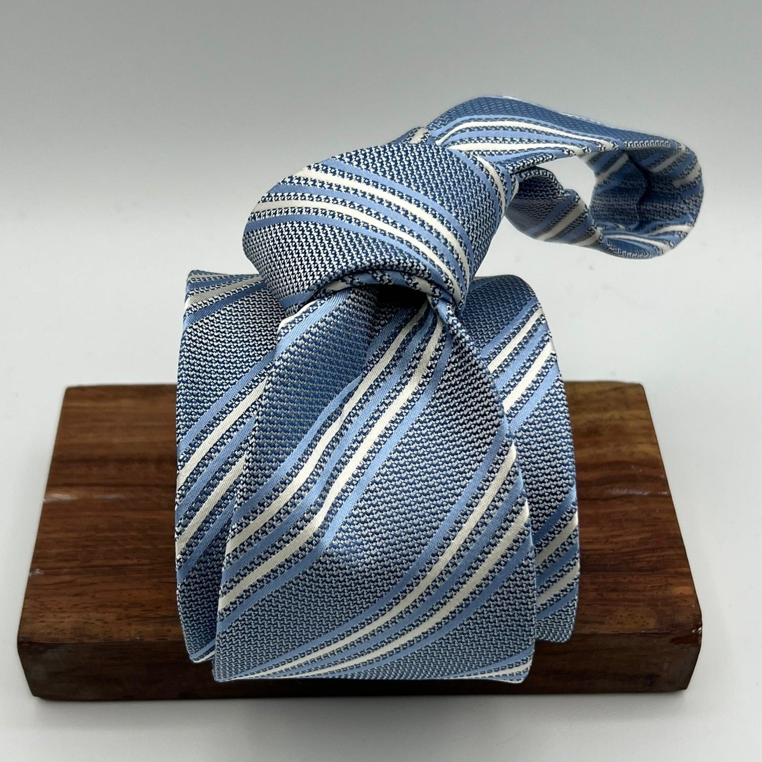 Drake's for Cruciani & Bella 100% Silk Garza Piccola Tipped  Light Blue, White and light Blue Stripes  Tie Handmade in England 9,5 cm x 146 cm #6541