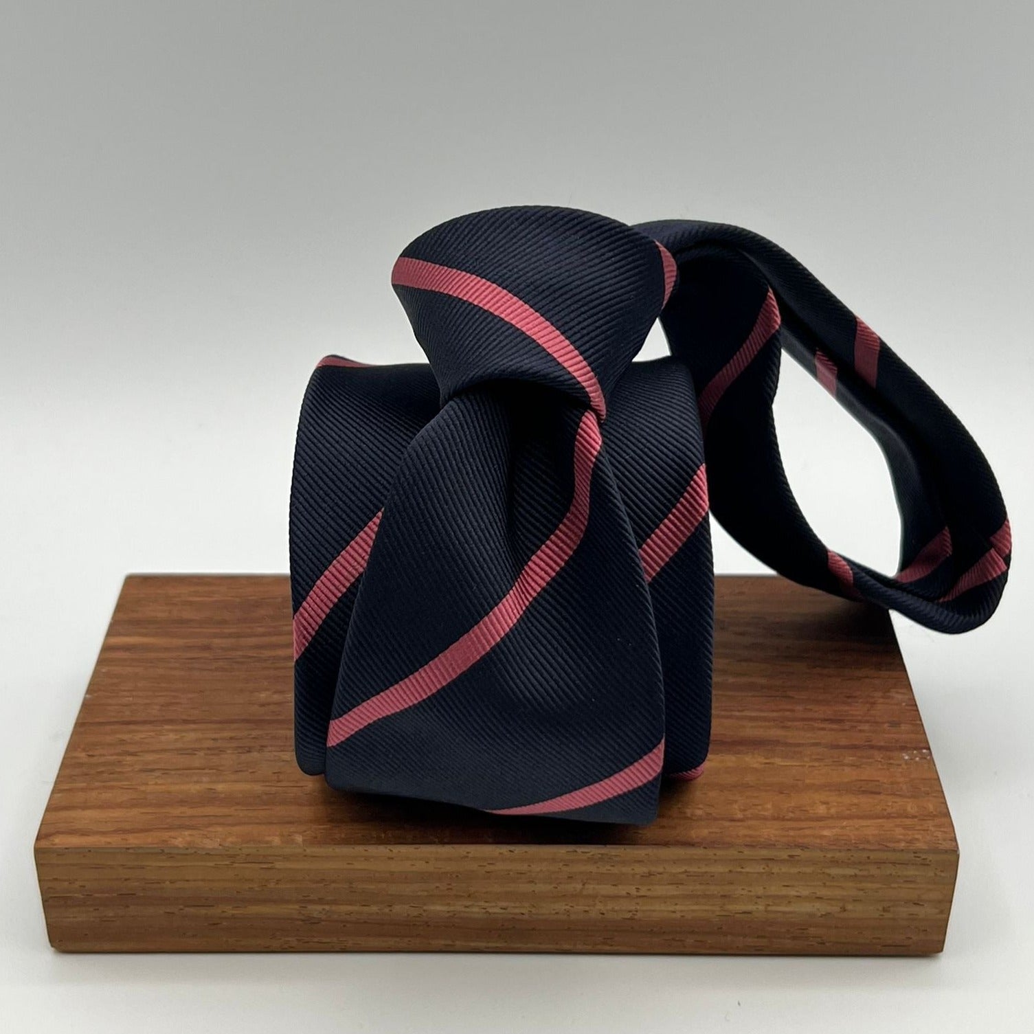 Drake's for Cruciani e Bella 100%  Woven Silk Tipped Blue, Pink Stripe tie Handmade in London, England 8 cm x 150 cm #2391