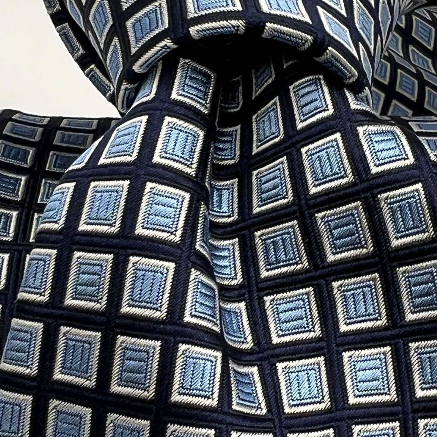Drake's for Cruciani & Bella 100% Silk Tipped  Blue, Light Blue and White Patterned Motif Tie Handmade in England 8 cm x 148 cm #5355