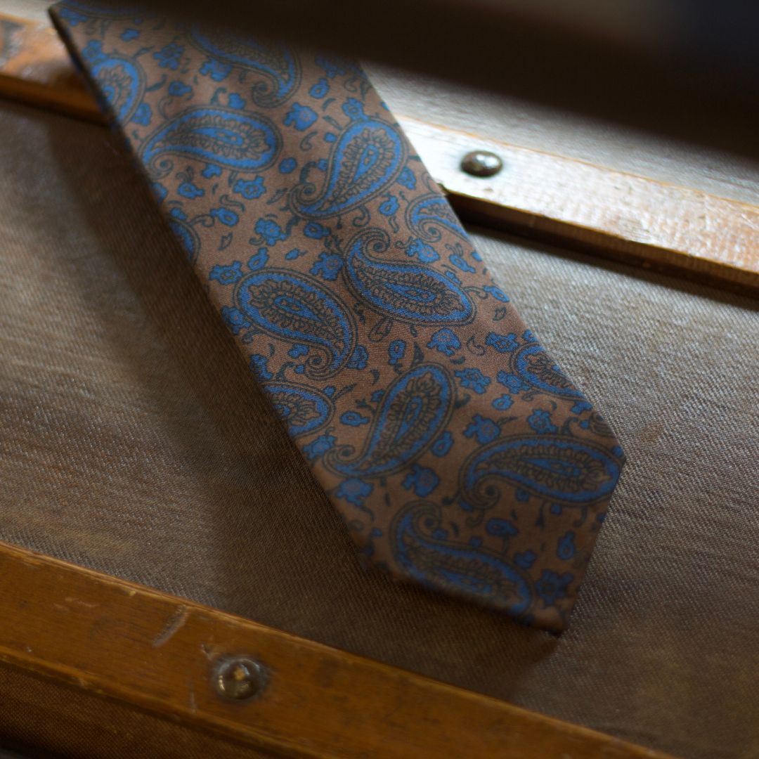 Cruciani & Bella  100% Printed Madder Silk  Italian fabric  Unlined tie Brown, Blue Motifs Handmade in Italy 8 cm x 150 cm #7497