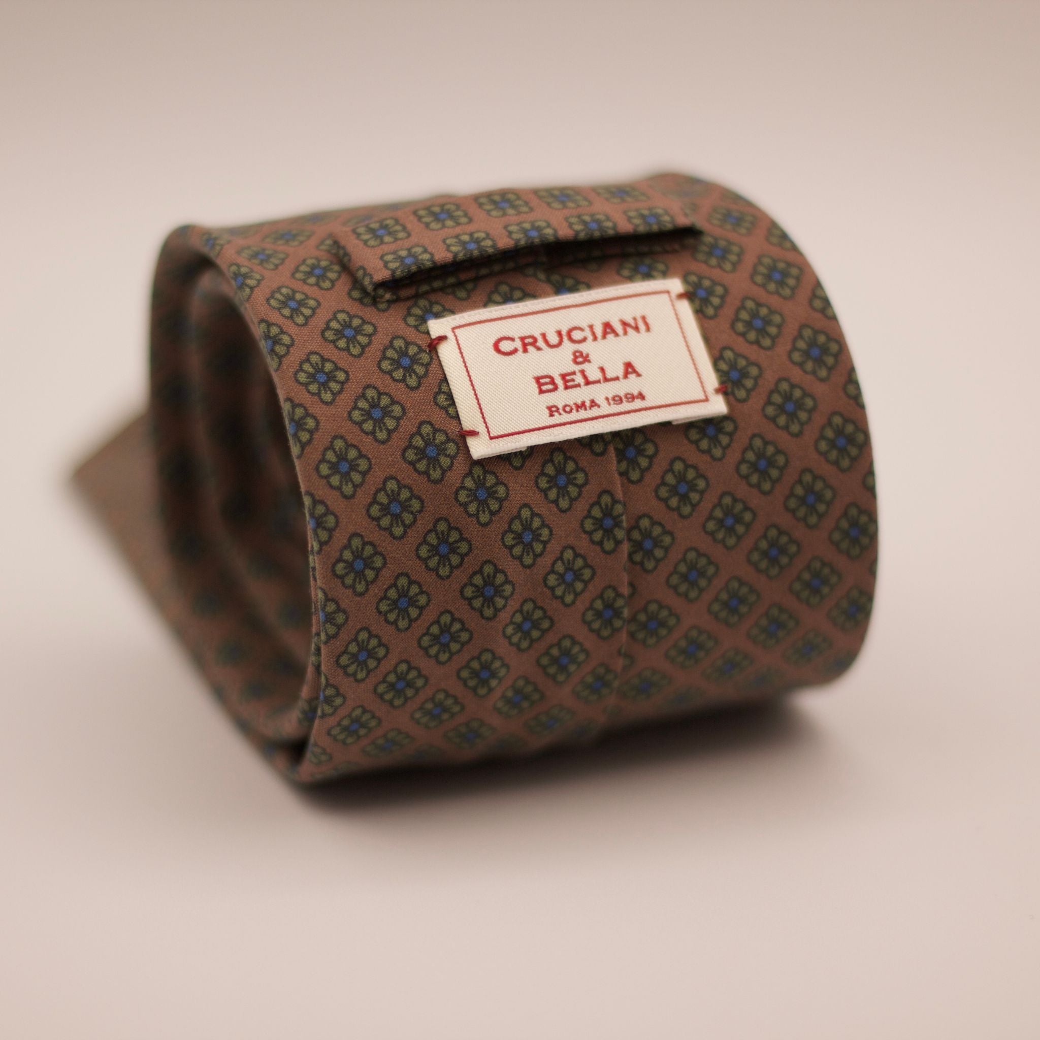 Cruciani & Bella  100% Printed Madder Silk  Italian fabric  Unlined tie Orange, Green floral  motif  8 cm x 150 cm #5948