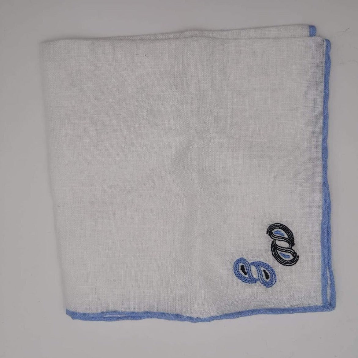 Cruciani & Bella 100% Linen Hand-rolled  -  Pocket Square White and Light Blue Paisley Handmade in Italy 31 cm X 31cm #3338