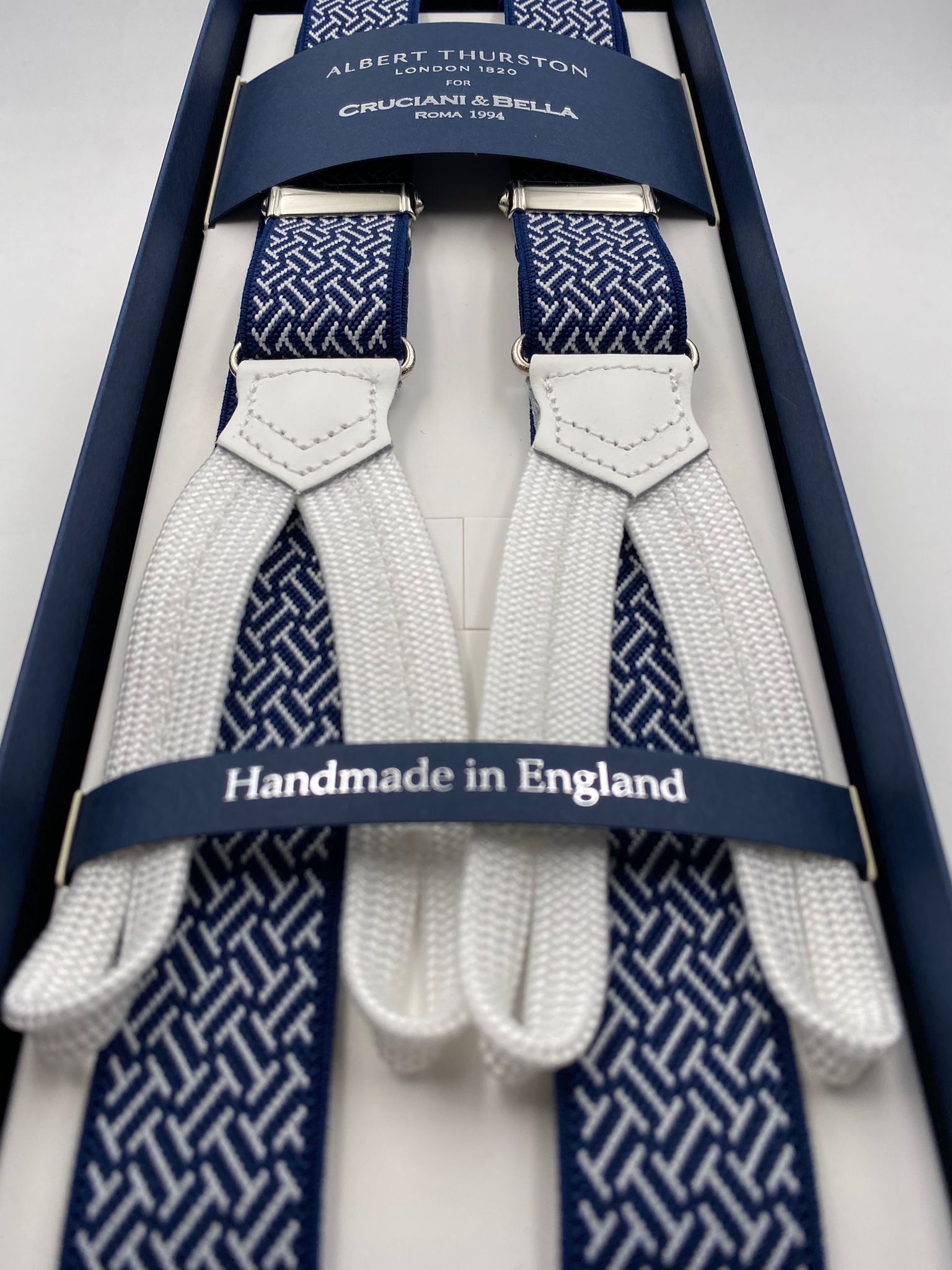 Albert Thurston for Cruciani & Bella Made in England Adjustable Sizing 25 mm elastic braces Blue and White Optical Pattern Braid ends Y-Shaped Nickel Fittings Size: L #5669