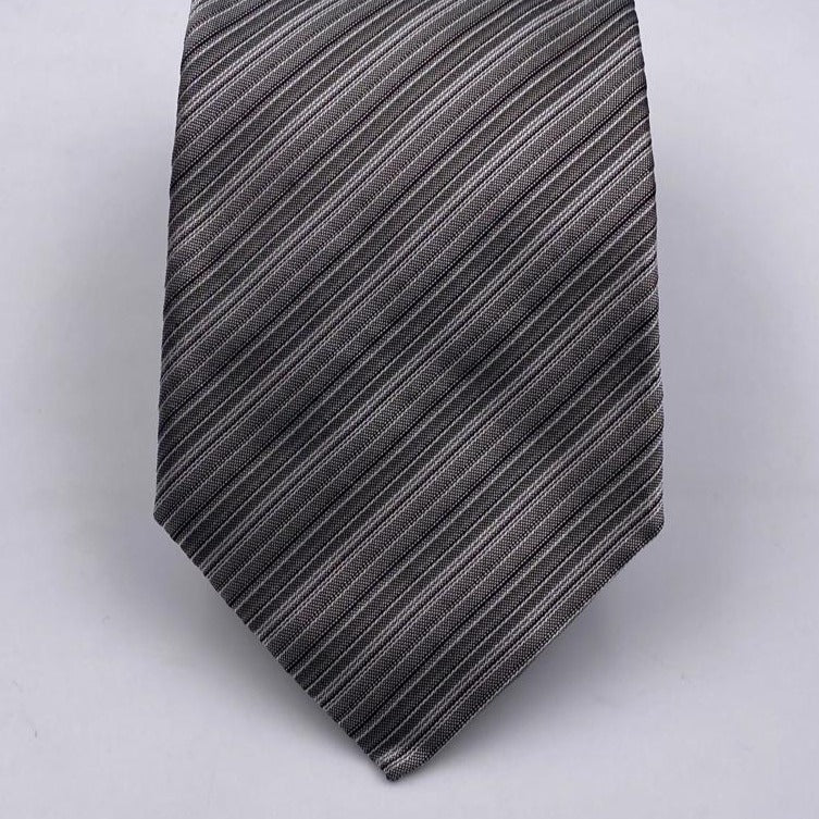 Cruciani & Bella 100% Wowen Silk Self Tipped Striped Grey Wowen Tie Handmade in Italy 9 cm x 148 cm New Old Stock #6446