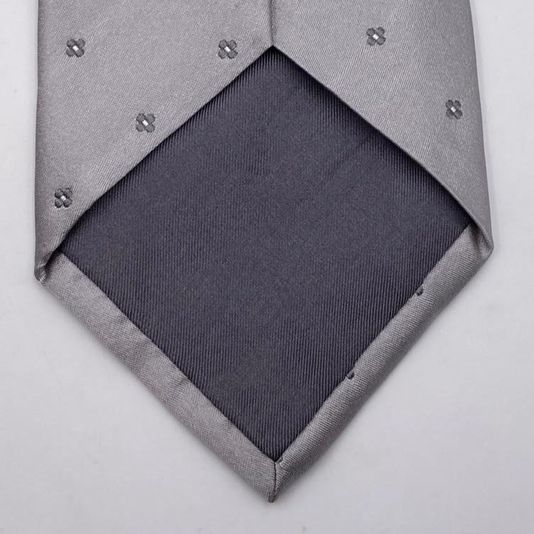 Franco Bassi for Cruciani & Bella 100% Wowen Silk Tipped Motif Light Grey Wowen Tie Handmade in Italy 9 cm x 148 cm New Old Stock #6435