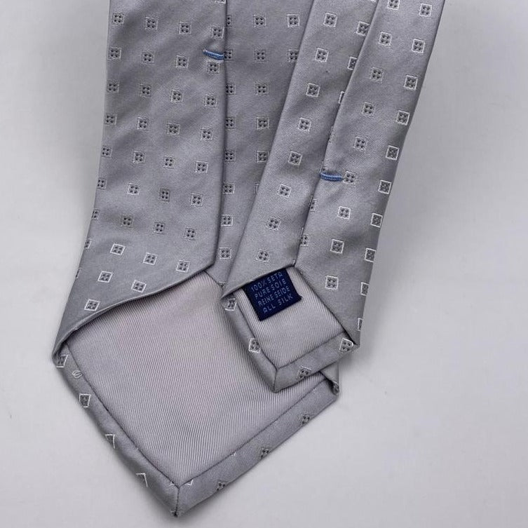 Franco Bassi for Cruciani & Bella 100% Wowen Silk Tipped Motif Light Grey Wowen Tie Handmade in Italy 9 cm x 148 cm New Old Stock #6437