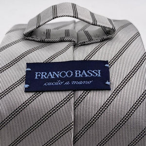 Franco Bassi for Cruciani & Bella 100% Wowen Silk Tipped Motif Light Grey Wowen Tie Handmade in Italy 9 cm x 148 cm New Old Stock #6437