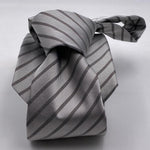 Franco Bassi for Cruciani & Bella 100% Wowen Silk Tipped Motif Light Grey Wowen Tie Handmade in Italy 9 cm x 148 cm New Old Stock #6437