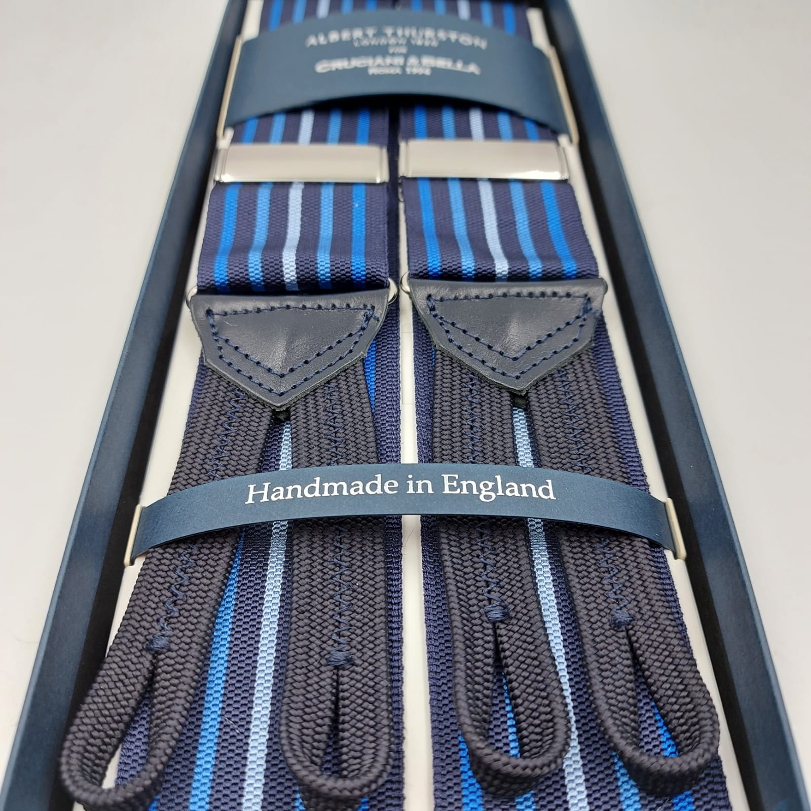 Albert Thurston for Cruciani & Bella Made in England Adjustable Sizing 40 mm Woven Barathea  Dark Blue and Light Blue  Stripes  Motif  Braces Y-Shaped Nickel Fittings Multifit