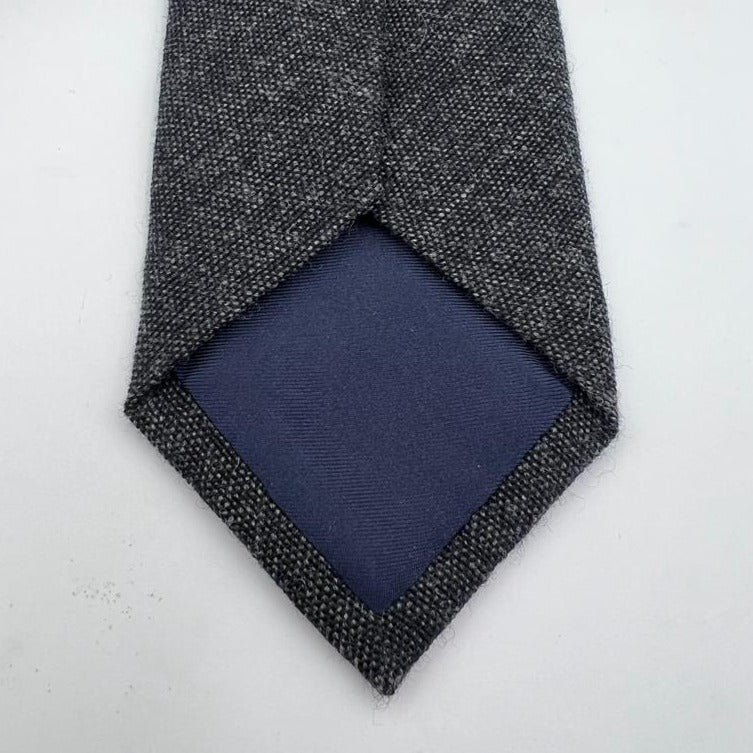 Cruciani & Bella 100%  Wool  Tipped Dark Grey Tie Handmade in Italy 8 cm x 148 cm New Old Stock #6381